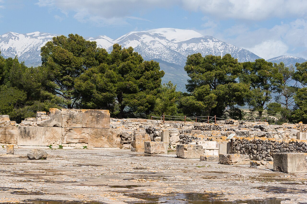 Phaistos and the Minoan South: Palaces Without the Queues